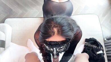 肉臀果儿9月8日最新作品 果儿第一次被老公带出去玩换妻游戏,娇妻被对方老公背着揉搓胸部,然后插入骚穴,真是超级刺激又快感